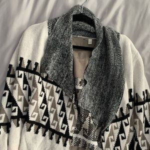 Black and white printed cardigan